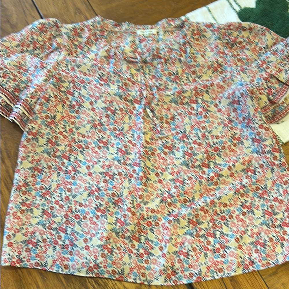 Floral Short Sleeve Blouse